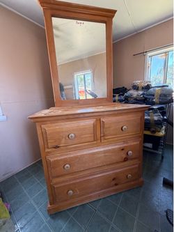 Dresser With Mirror