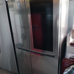 L/G Side By Side Refrigerator Black Stainless Steel Everything Works Good 👍