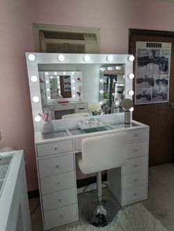 Vanity with XL mirror