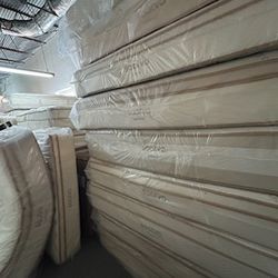 Luxury Saatva & Tempur-Pedic Mattresses – 50-80% Off!     •    Brand New, Minor Blemishes (Nothing That Affects Comfort)     •    King, Queen, Full, T