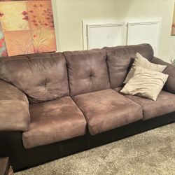 Sofá And Loveseat It’s Been Climate Controlled  Storage Kept 