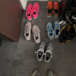 SHOES 