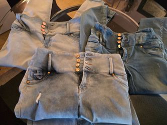 Kabuky butt lifting jeans