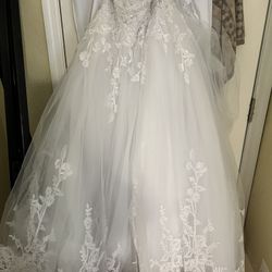 Wedding dress