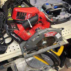 Milwaukee Skil Saw 18v With Charger 2731-2c