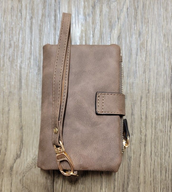 "Women's faux leather wallet, like-new
"