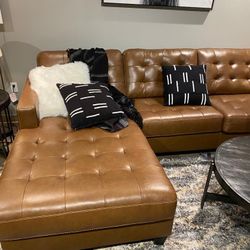 Baskove 2-Piece Sectional with Chaise
Ashley Furniture