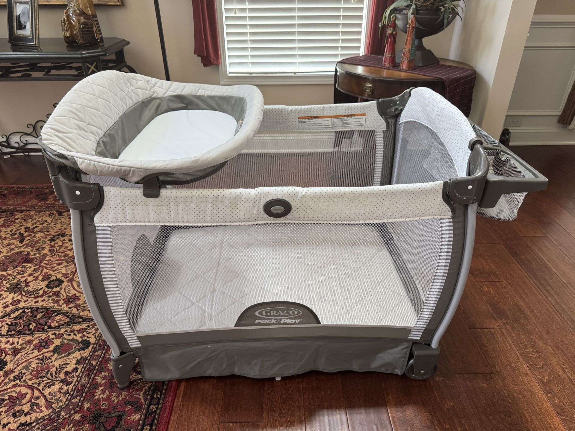 Graco Pack&Play plus accessories