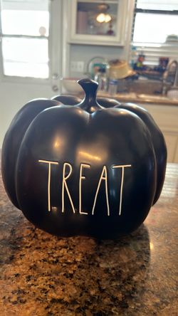 Rae Dunn Pumpkin
