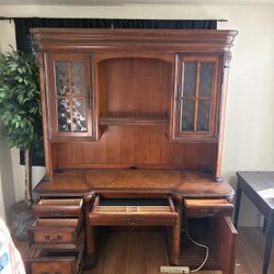 Desk/ Hutch