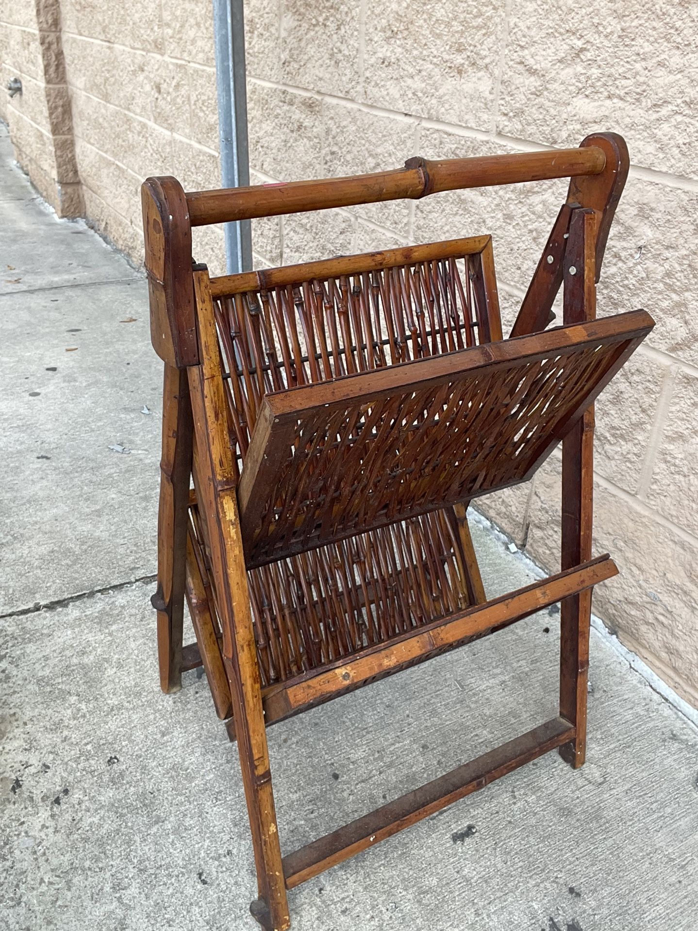 VTG 2 Tier Bamboo Raton Magazine Rack