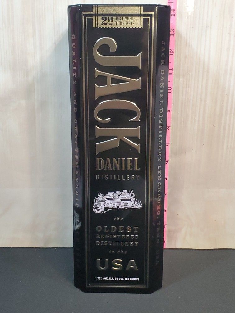 @CHV.   JACK DANIEL'S OLD Nº 7 NICELY EMBOSSED TIN CAN BOTTLE CONTAINER