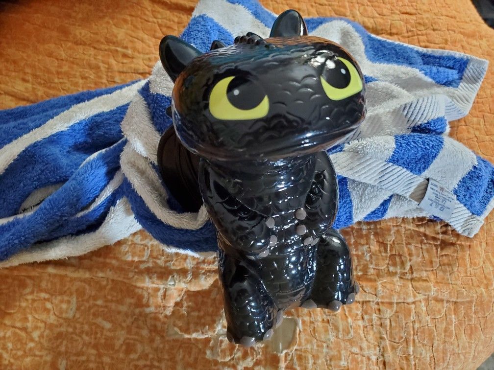 How to train your dragon toothless dragon figural ceramic bank