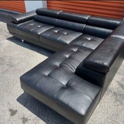 SECTIONAL COUCH  🛋 