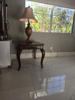 2 Side Tables And Coffee Table With Lamps $199