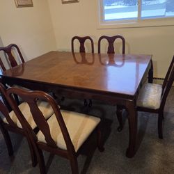 Dining Table With 8 chairs