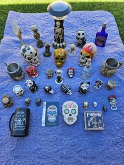 New Halloween +  Mixed Skulls Day of The Dead Items