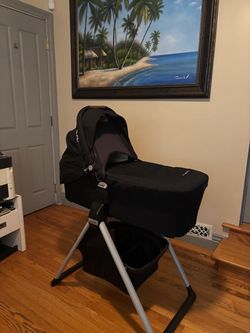 Nuna Mixx Next Bassinet and Stand