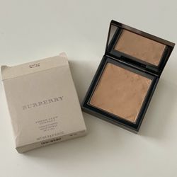 BURBERRY  FRESH GLOW COMPACT POWDER 