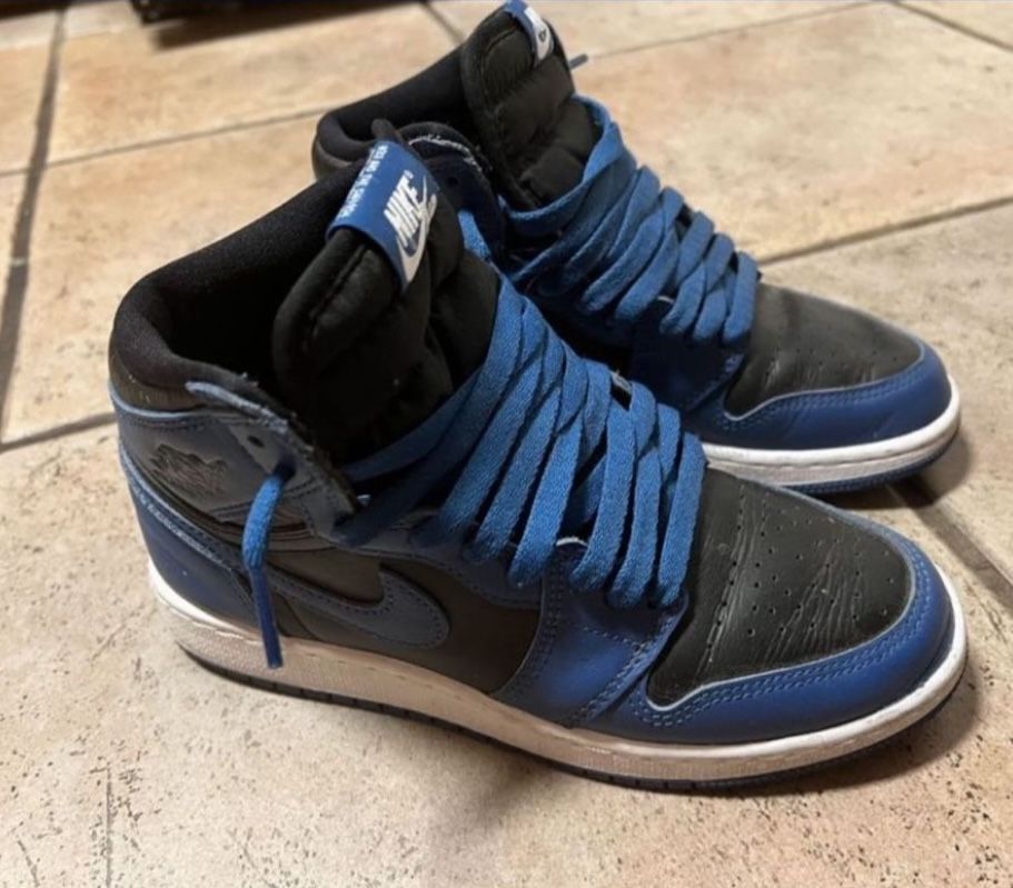 Air Jordan 1’s Dark Marina
