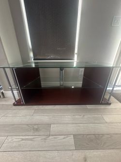 Modern Glass TV Stand – Great Condition