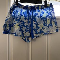 Blue Floral Size Large Gap Shorts