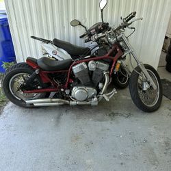 Suzuki Intruder 