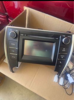 2015 OEM Camary radio for fix or parts