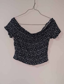 Floral Two-Piece Set: Off-the-Shoulder Crop Top and Wide-Leg Pants
