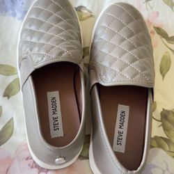Taupe Steve Madden Size 9