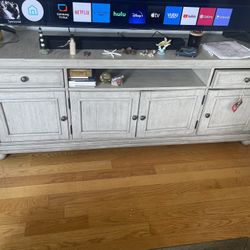 TV Stand (TV Is 86 Inches) 
