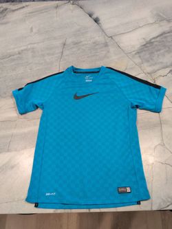 Nike Dri- fit youth medium - aqua