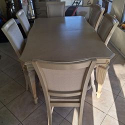 Dinette And Chairs