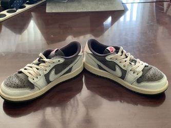 Travis Scott Reverse Mocha Size 2Y