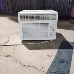  New  AC  Window  Unit