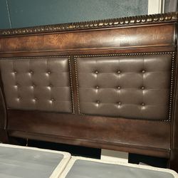 High Quality Wooden Bed