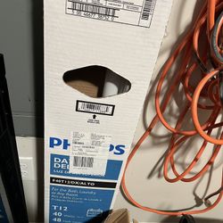 Phillips T12 48 Inch 40 Watt Tube Light 3 Lights