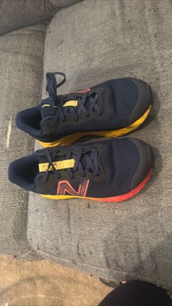 Kids new balance boys size 3.5