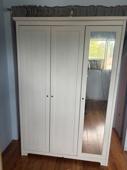 White 3-Door Wardrobe with Mirror- IKEA HEMNES Kleiderschrank