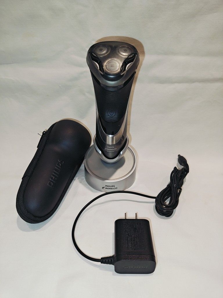 Philips Norelco Aquatec Rechargeable Electric Shaver
