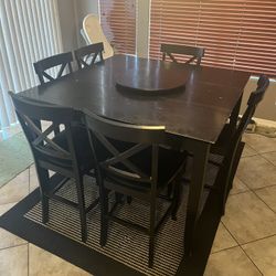 Kitchen Table & Chairs