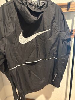 Nike running jacket size large