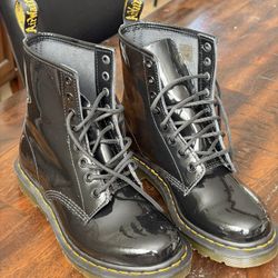 Dr. Martens Women’s Black Leather Boots Size 8 1460