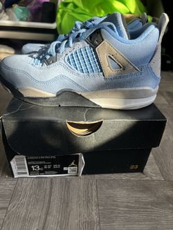Jordan Retro 4 university blue