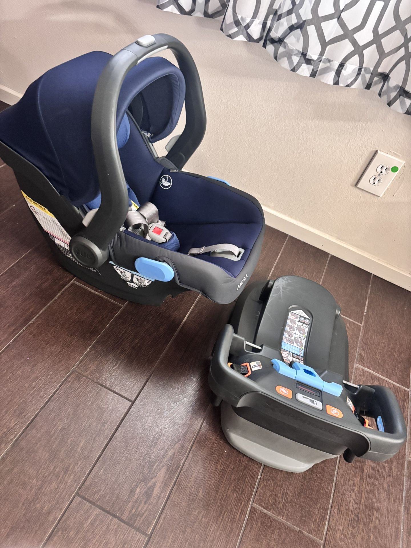 Uppababy Mesa Car Seat