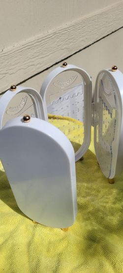 Folding Multi-Panel Makeup Mirror