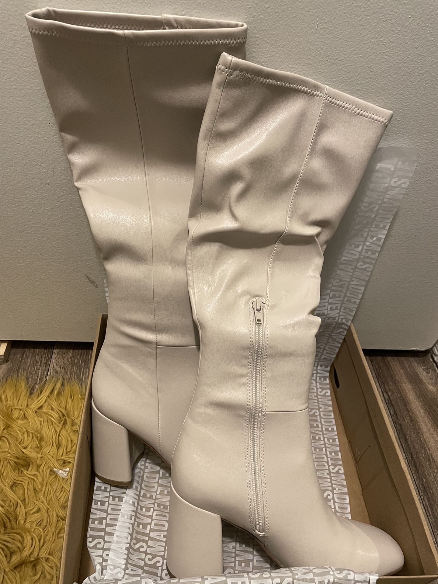 Steve Madden Lizah Boot. Bone Size 9 Women’s