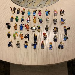 42 Lego Mini Figs