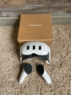 Meta Quest 3 128GB VR Headset + 2 Controllers Original Box UNTESTED Won’t Charge