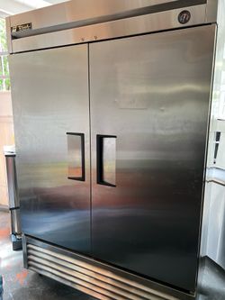 True commercial double door fridge